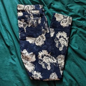 7 For All Mankind Floral Jacquard Jeans / Size 26